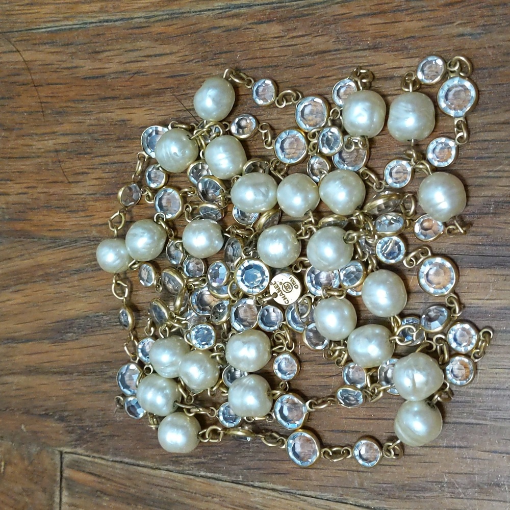 CHANEL 1981 necklace